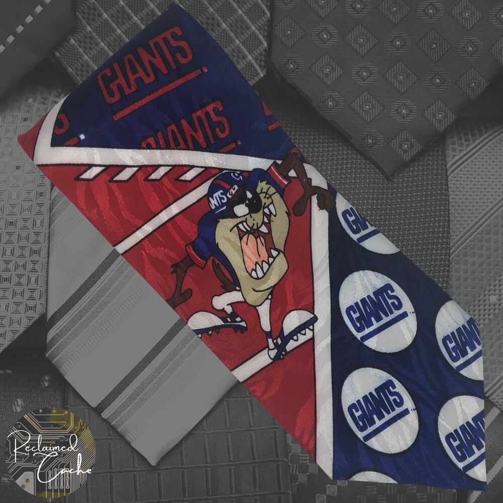 Looney Tunes New York Giants Tie